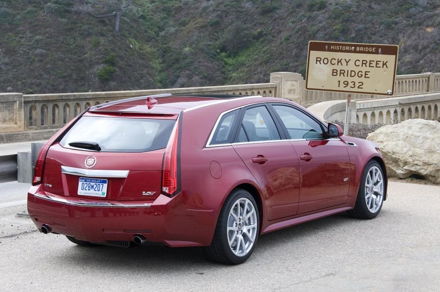  Cadillac CTS-V Wagon 2011 года  (фото 3 из 45)